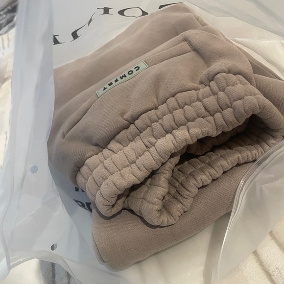 Comfrt Travel Essentials Sweatpants - Picture 5 of 6